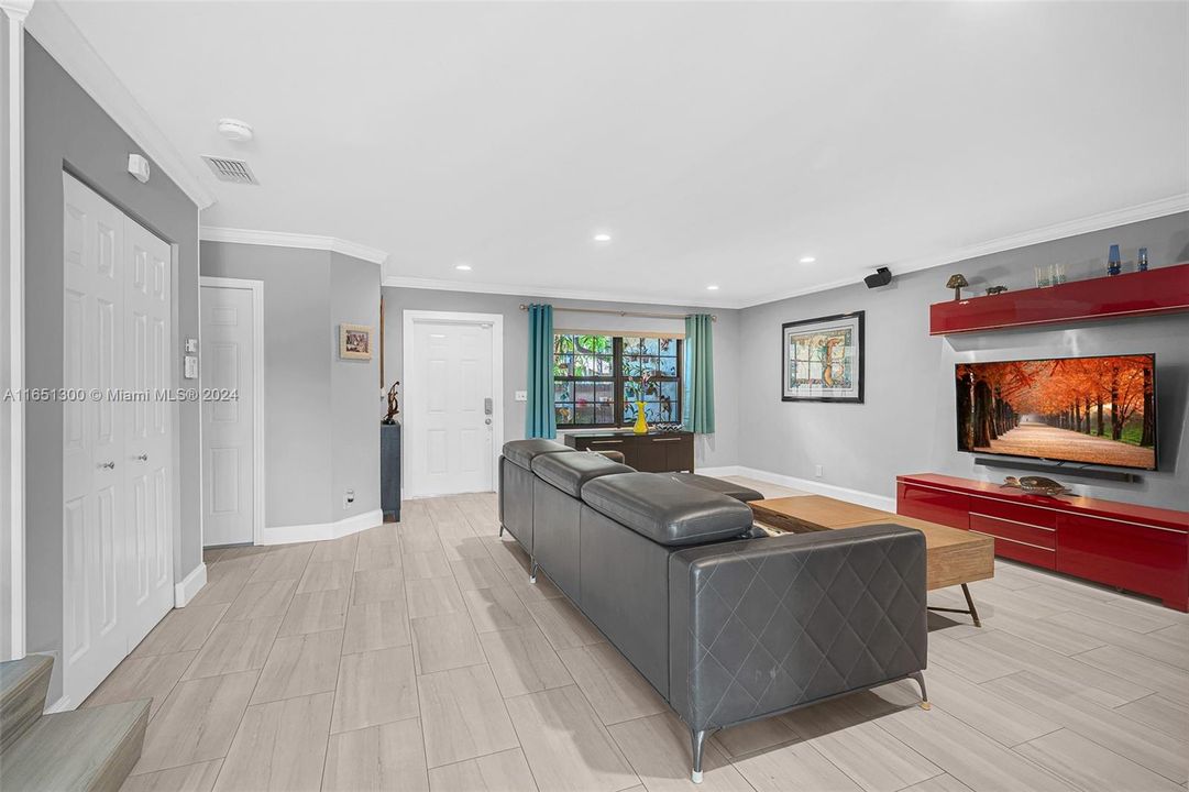 Recently Sold: $529,900 (3 beds, 2 baths, 1739 Square Feet)