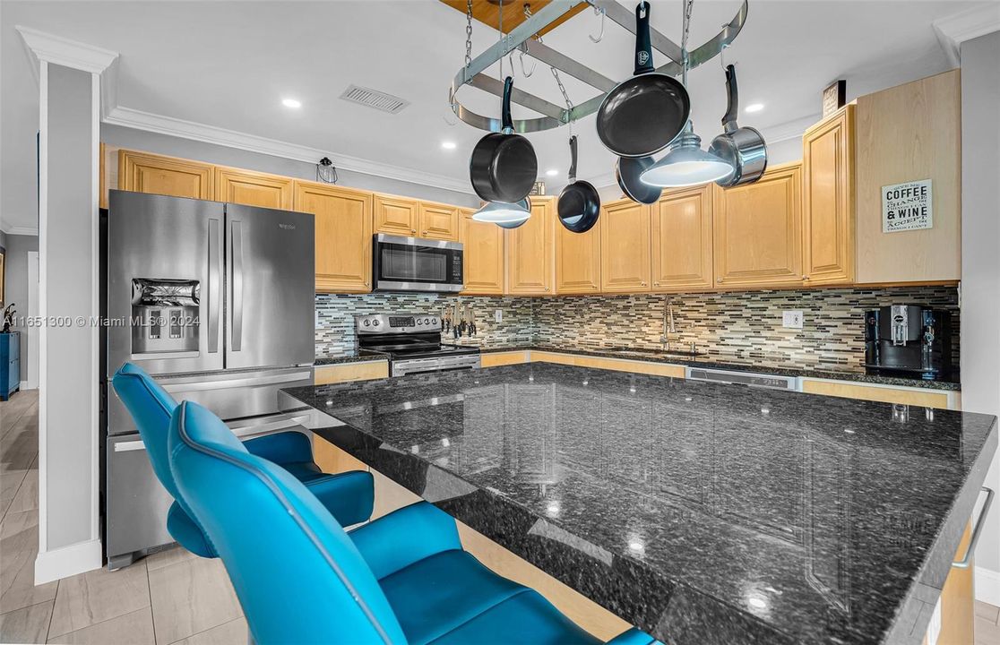 Recently Sold: $529,900 (3 beds, 2 baths, 1739 Square Feet)