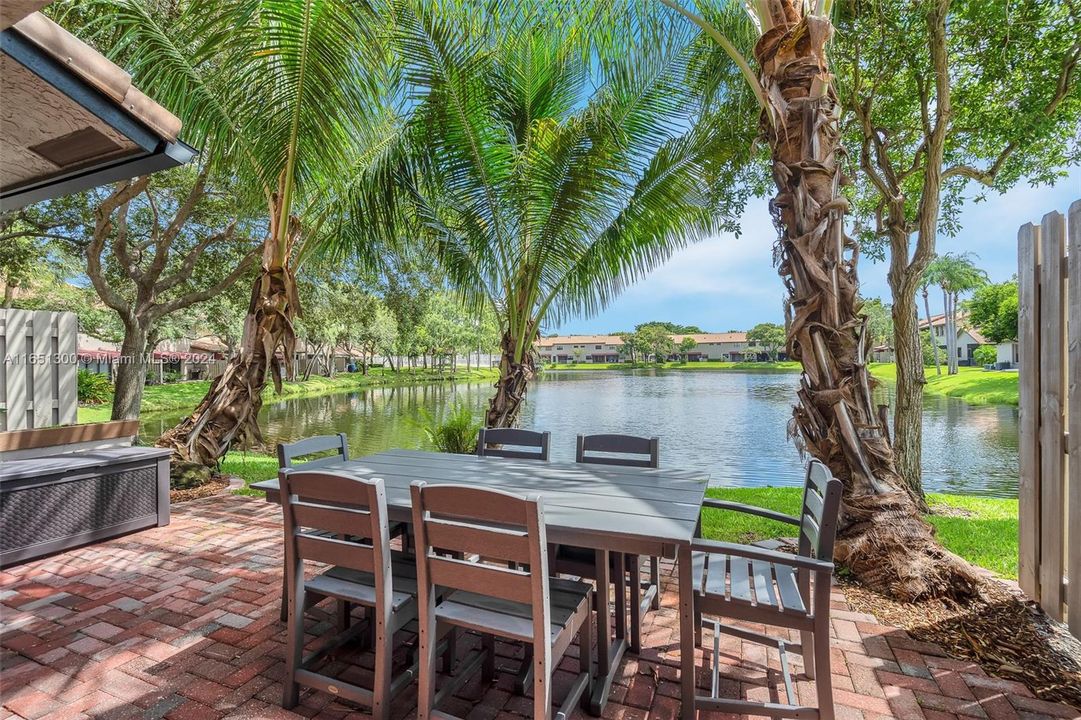 Recently Sold: $529,900 (3 beds, 2 baths, 1739 Square Feet)