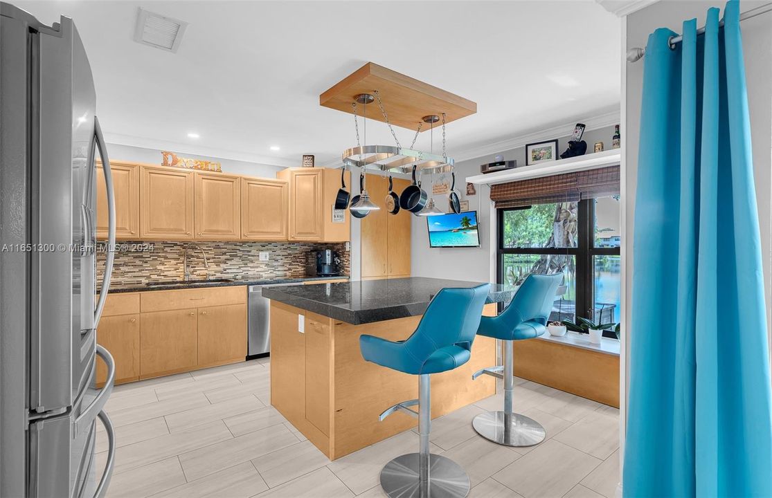 Recently Sold: $529,900 (3 beds, 2 baths, 1739 Square Feet)