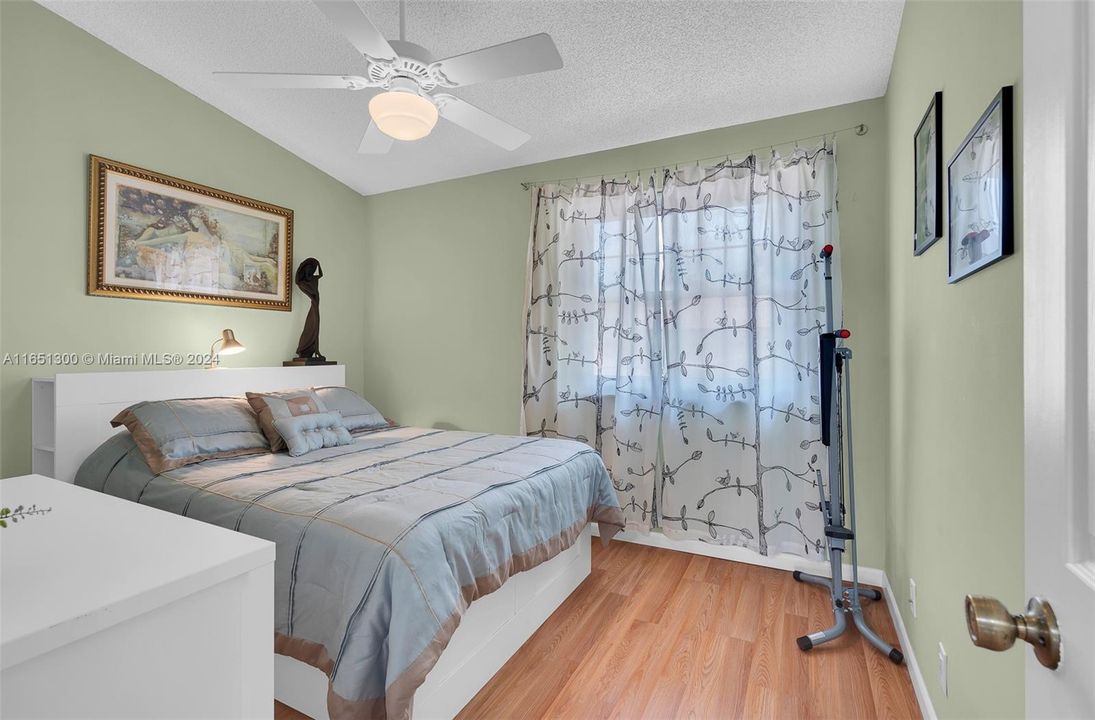 Recently Sold: $529,900 (3 beds, 2 baths, 1739 Square Feet)