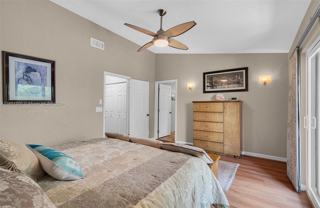 Recently Sold: $529,900 (3 beds, 2 baths, 1739 Square Feet)