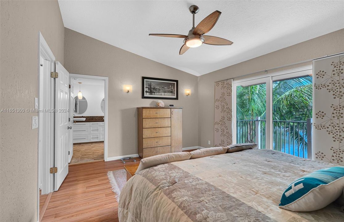 Recently Sold: $529,900 (3 beds, 2 baths, 1739 Square Feet)