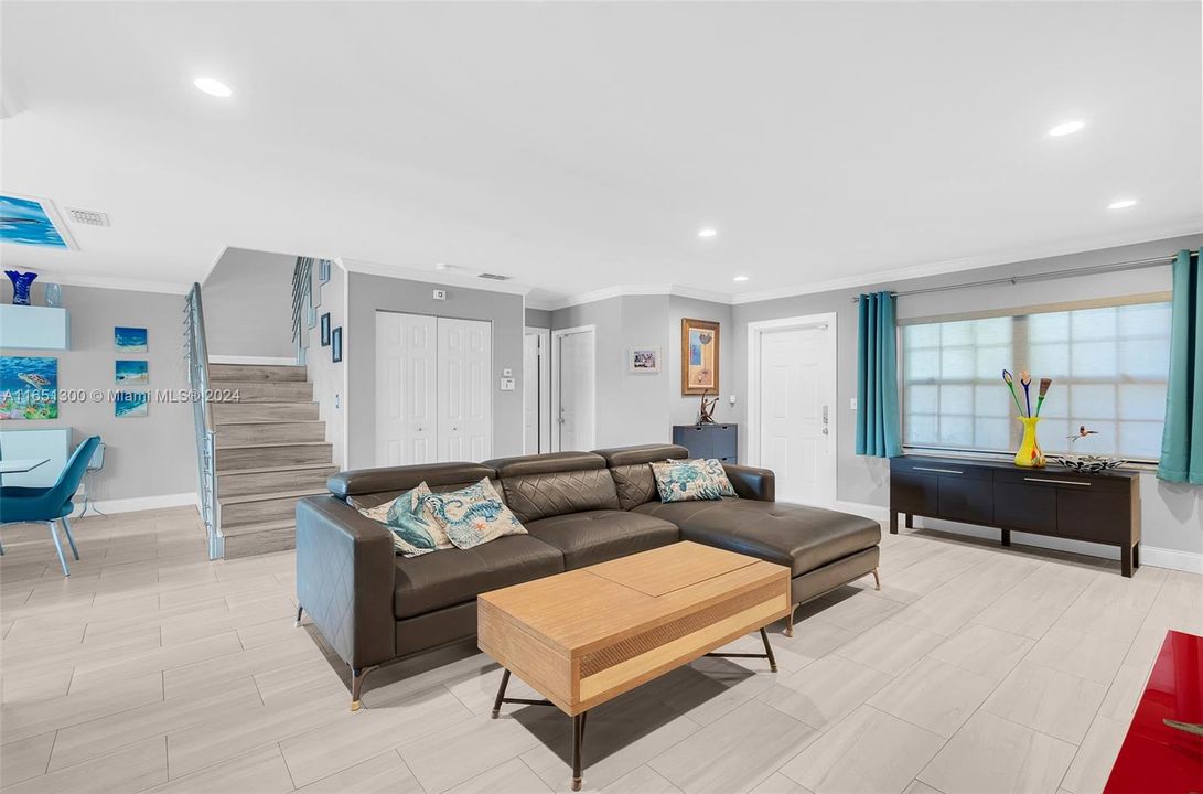 Recently Sold: $529,900 (3 beds, 2 baths, 1739 Square Feet)