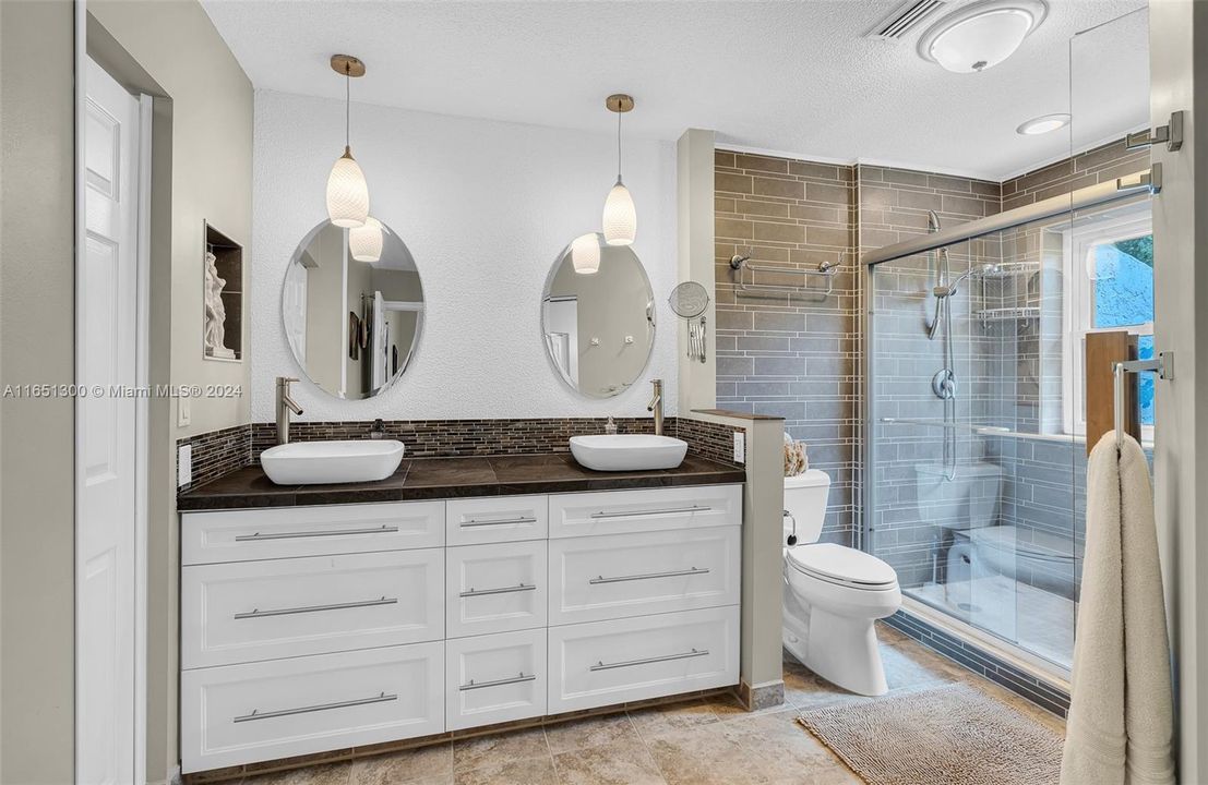 Recently Sold: $529,900 (3 beds, 2 baths, 1739 Square Feet)