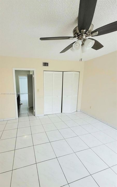 For Rent: $2,700 (2 beds, 1 baths, 1208 Square Feet)