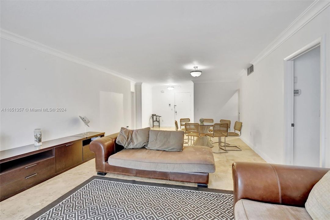 For Sale: $1,199,000 (2 beds, 2 baths, 1388 Square Feet)