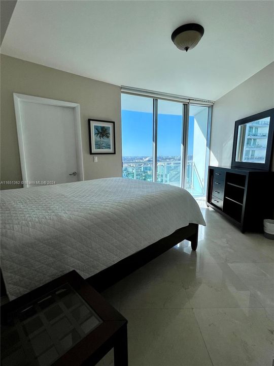 最近租的: $3,550 (2 贝兹, 2 浴室, 1050 平方英尺)