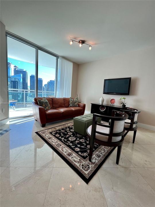 最近租的: $3,550 (2 贝兹, 2 浴室, 1050 平方英尺)