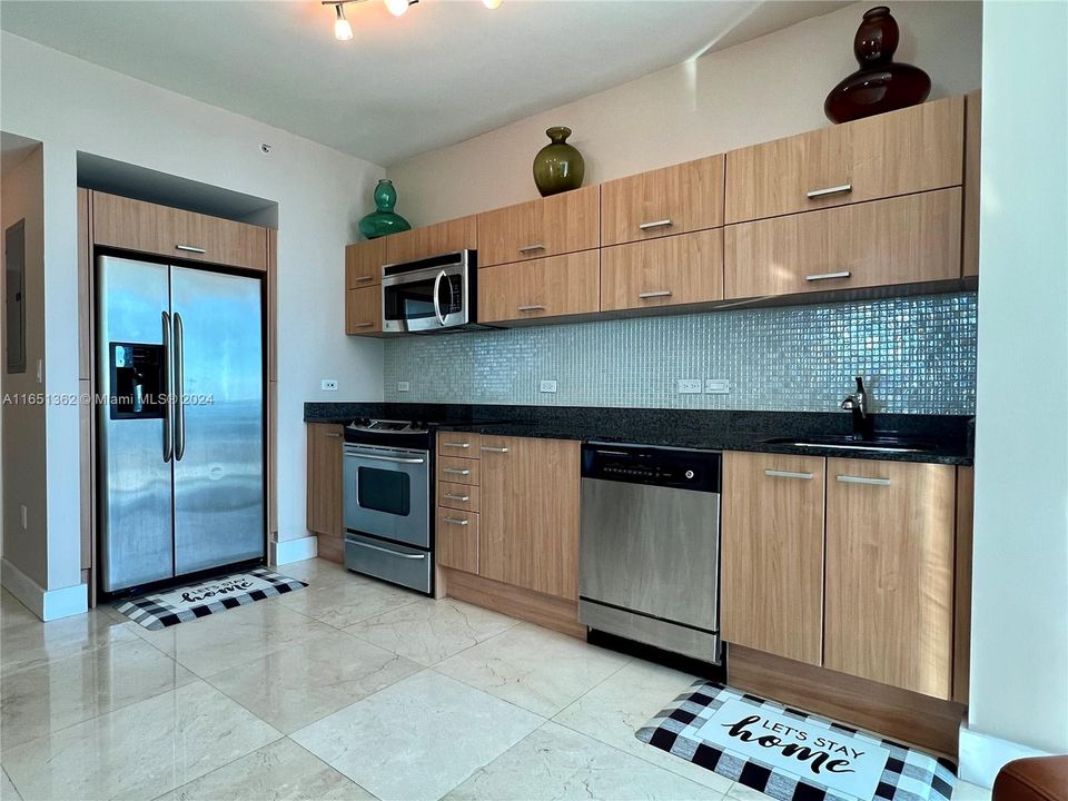 最近租的: $3,550 (2 贝兹, 2 浴室, 1050 平方英尺)