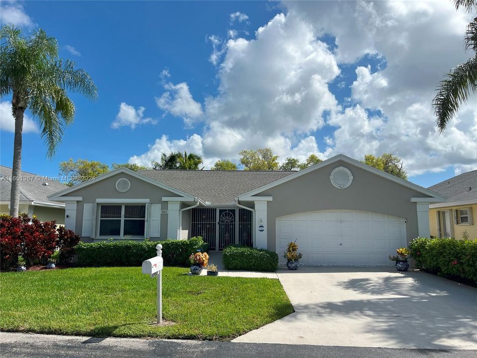 For Sale: $410,000 (3 beds, 2 baths, 1548 Square Feet)