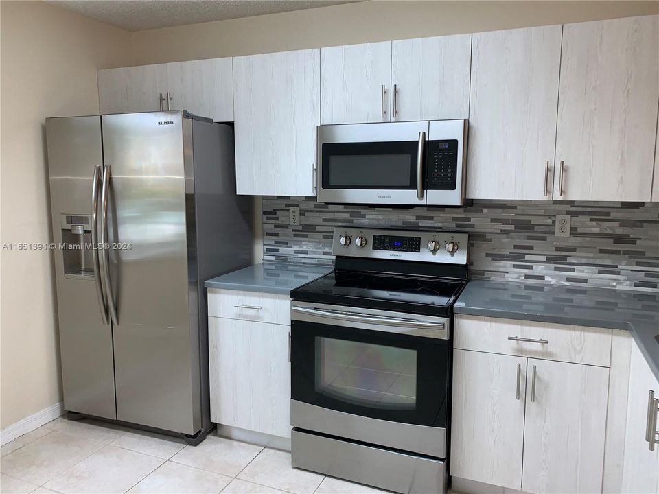 For Rent: $2,900 (3 beds, 2 baths, 1319 Square Feet)