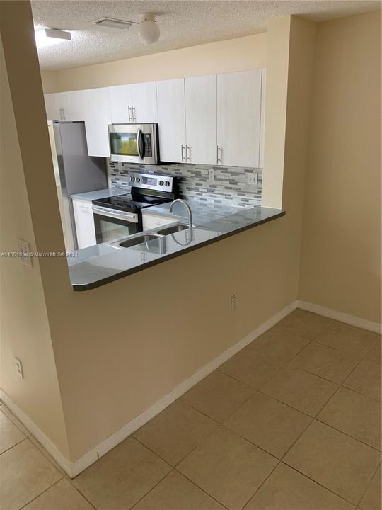 For Rent: $2,900 (3 beds, 2 baths, 1319 Square Feet)