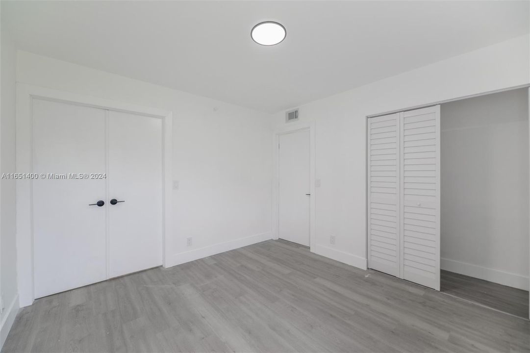 For Sale: $330,000 (2 beds, 2 baths, 1230 Square Feet)