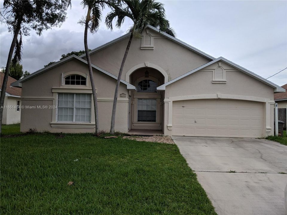 Active With Contract: $3,350 (3 beds, 2 baths, 1839 Square Feet)