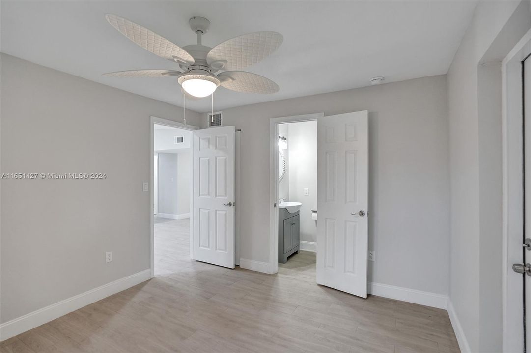 Active With Contract: $3,000 (3 beds, 2 baths, 1664 Square Feet)