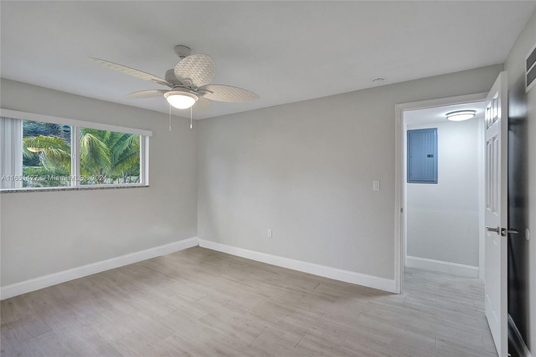 Active With Contract: $3,000 (3 beds, 2 baths, 1664 Square Feet)