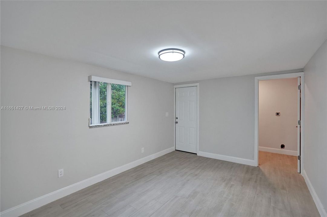 Active With Contract: $3,000 (3 beds, 2 baths, 1664 Square Feet)