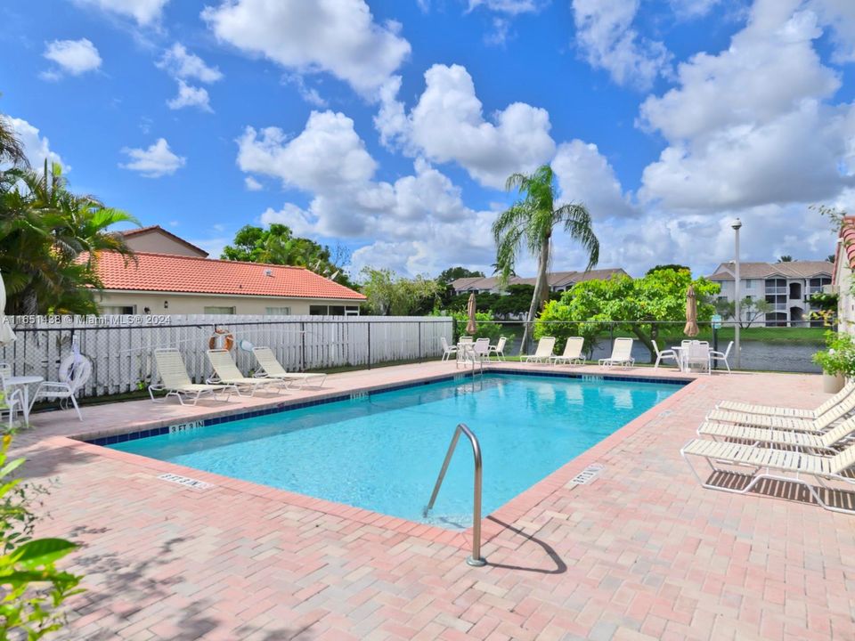 Active With Contract: $579,900 (3 beds, 2 baths, 1502 Square Feet)