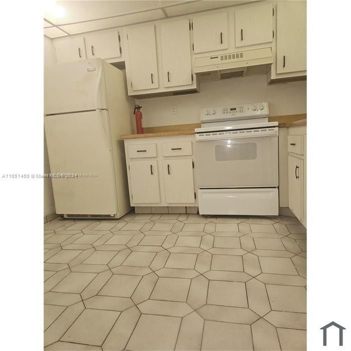 For Rent: $1,848 (1 beds, 1 baths, 830 Square Feet)