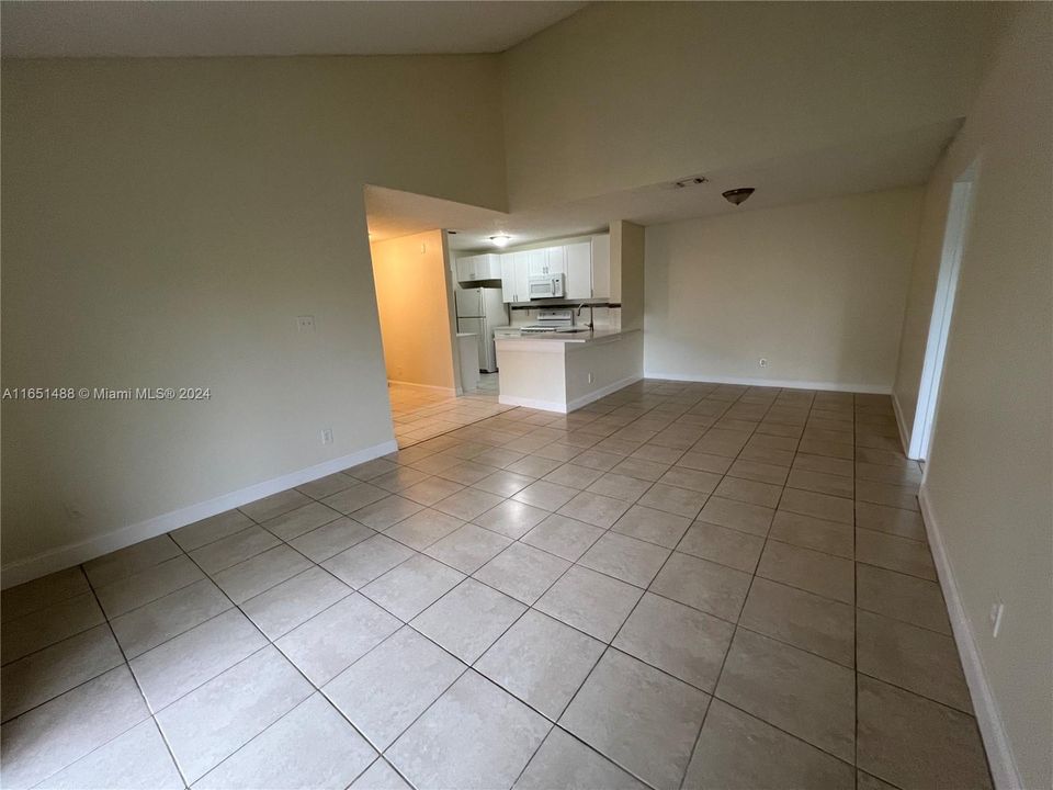 Recently Rented: $2,200 (2 beds, 2 baths, 1114 Square Feet)