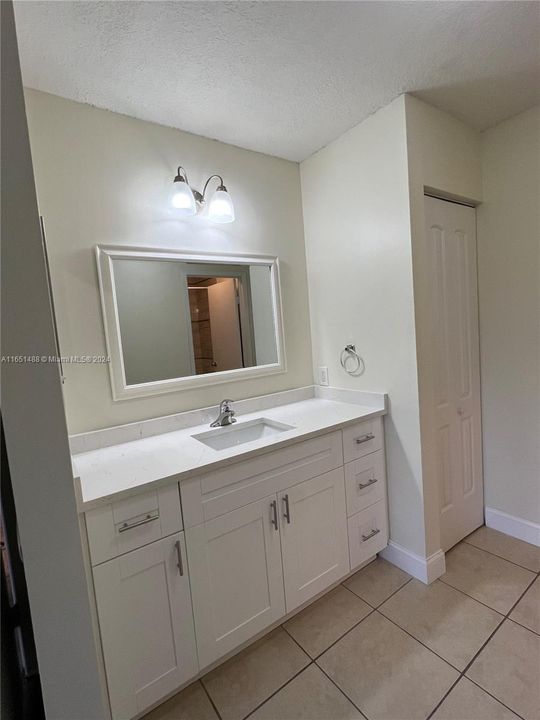 Recently Rented: $2,200 (2 beds, 2 baths, 1114 Square Feet)