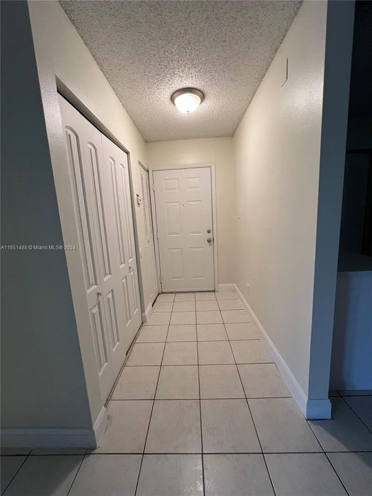 Recently Rented: $2,200 (2 beds, 2 baths, 1114 Square Feet)