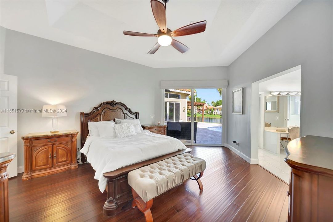 Active With Contract: $875,000 (4 beds, 2 baths, 2370 Square Feet)