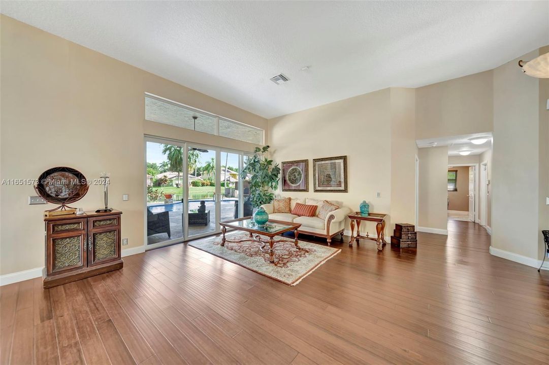 Active With Contract: $875,000 (4 beds, 2 baths, 2370 Square Feet)