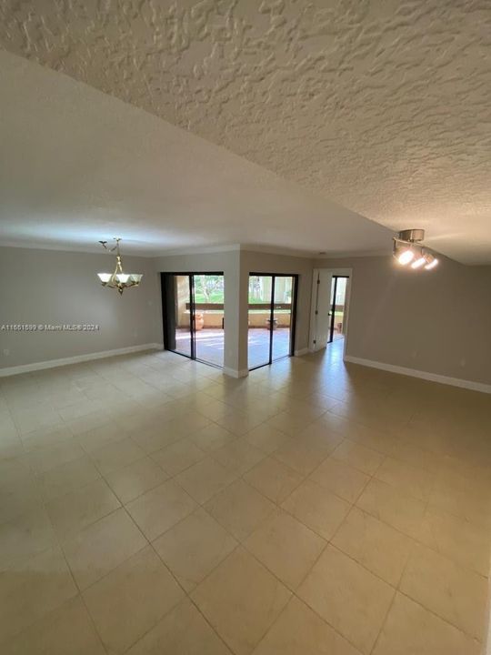 Recently Rented: $2,600 (2 beds, 2 baths, 1340 Square Feet)