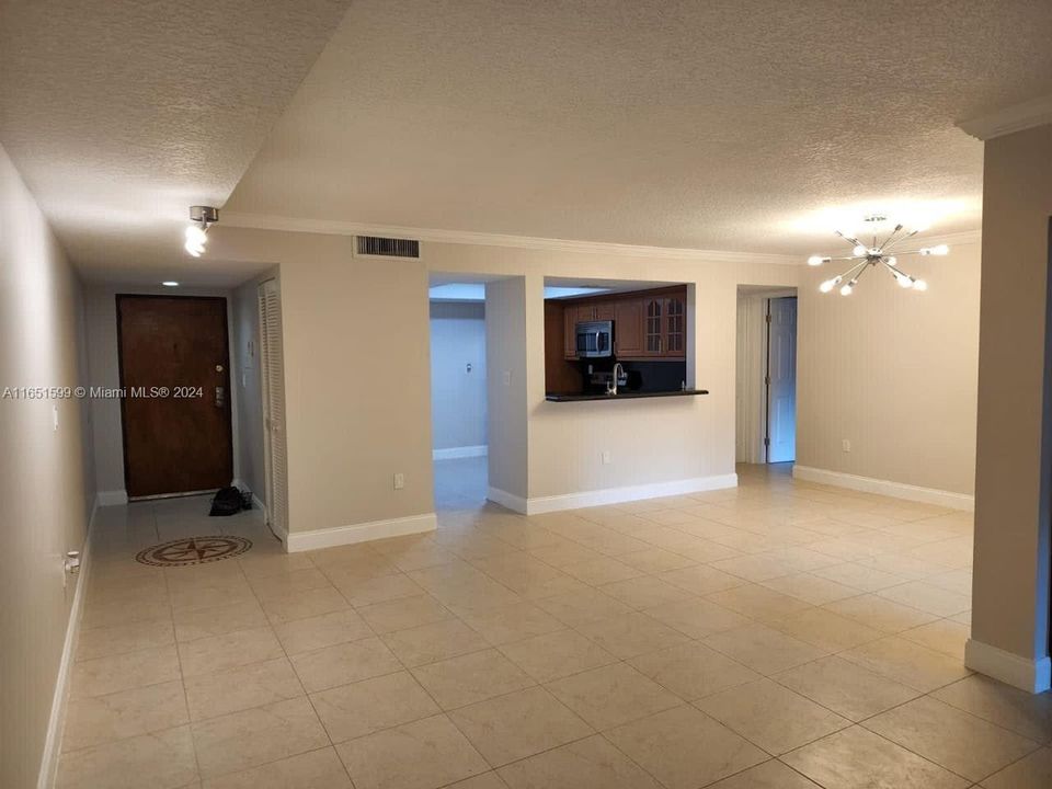 Recently Rented: $2,600 (2 beds, 2 baths, 1340 Square Feet)