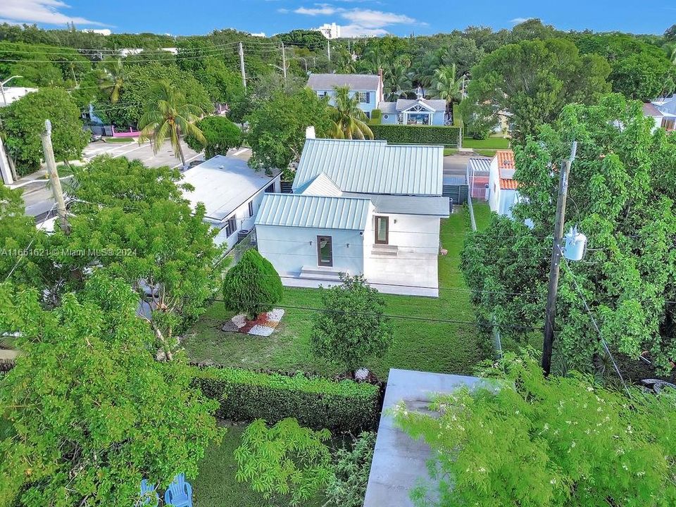 For Sale: $1,250,000 (4 beds, 3 baths, 1606 Square Feet)