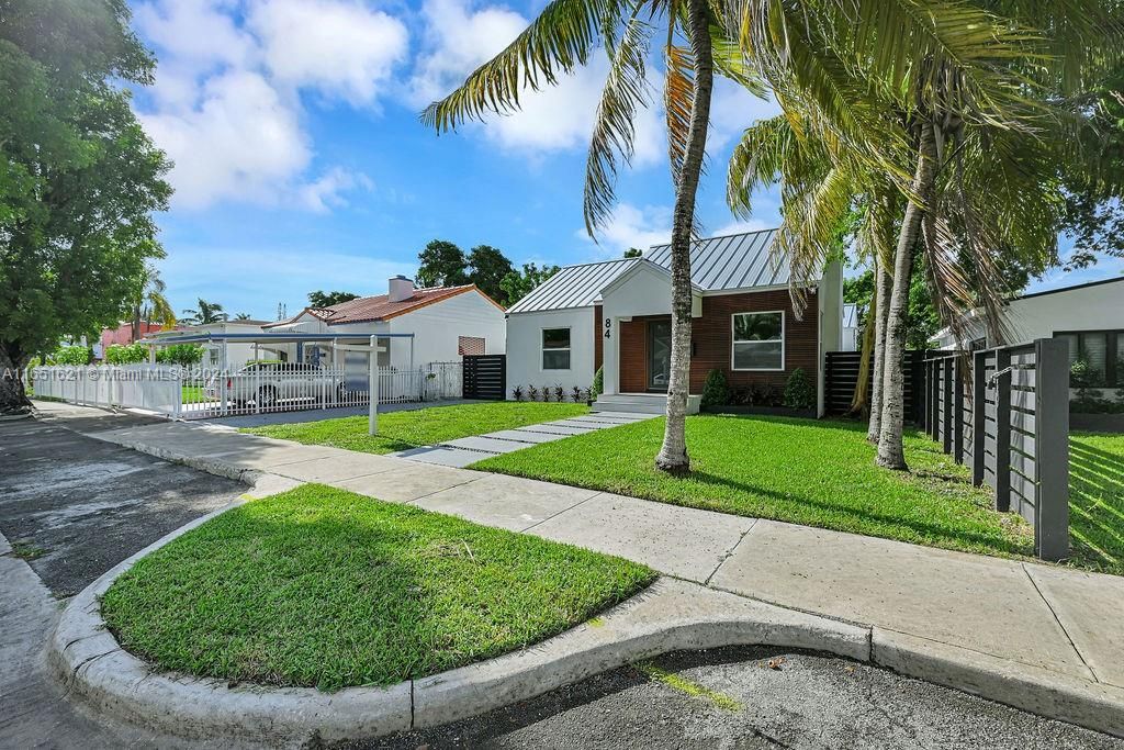 For Sale: $1,250,000 (4 beds, 3 baths, 1606 Square Feet)