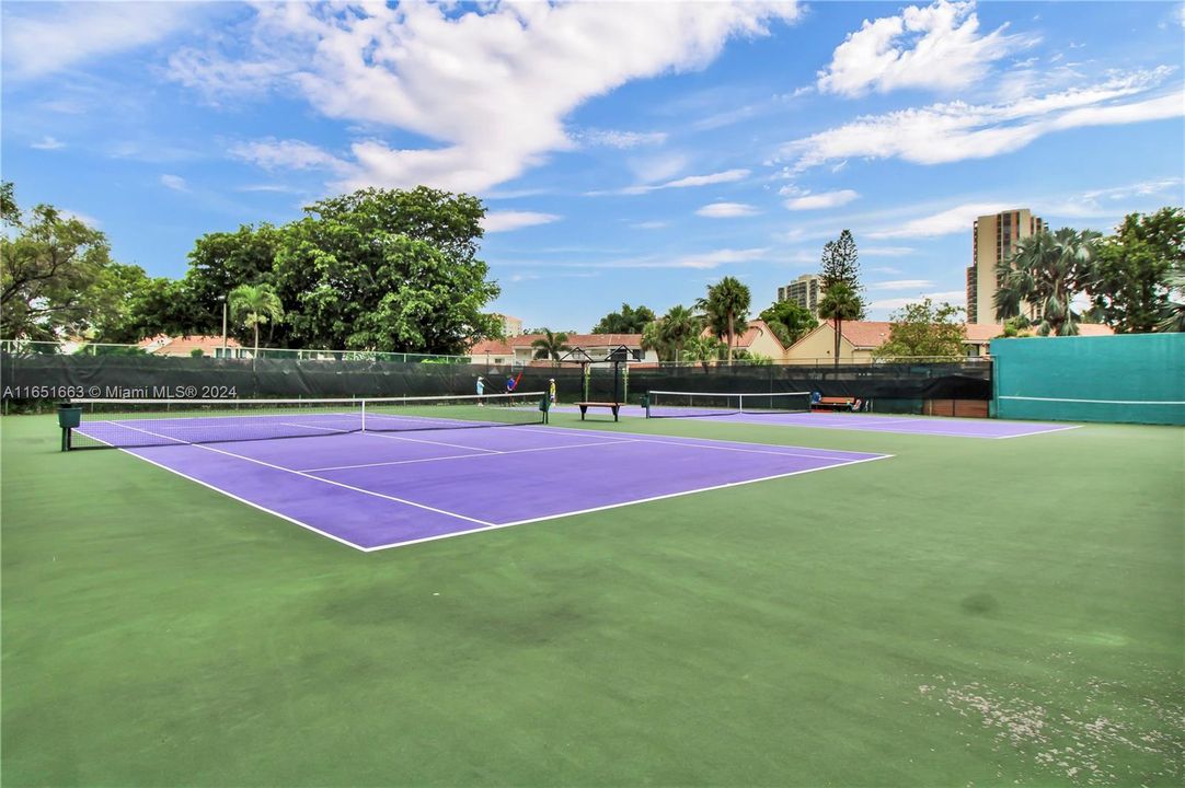 For Sale: $682,000 (2 beds, 2 baths, 1542 Square Feet)