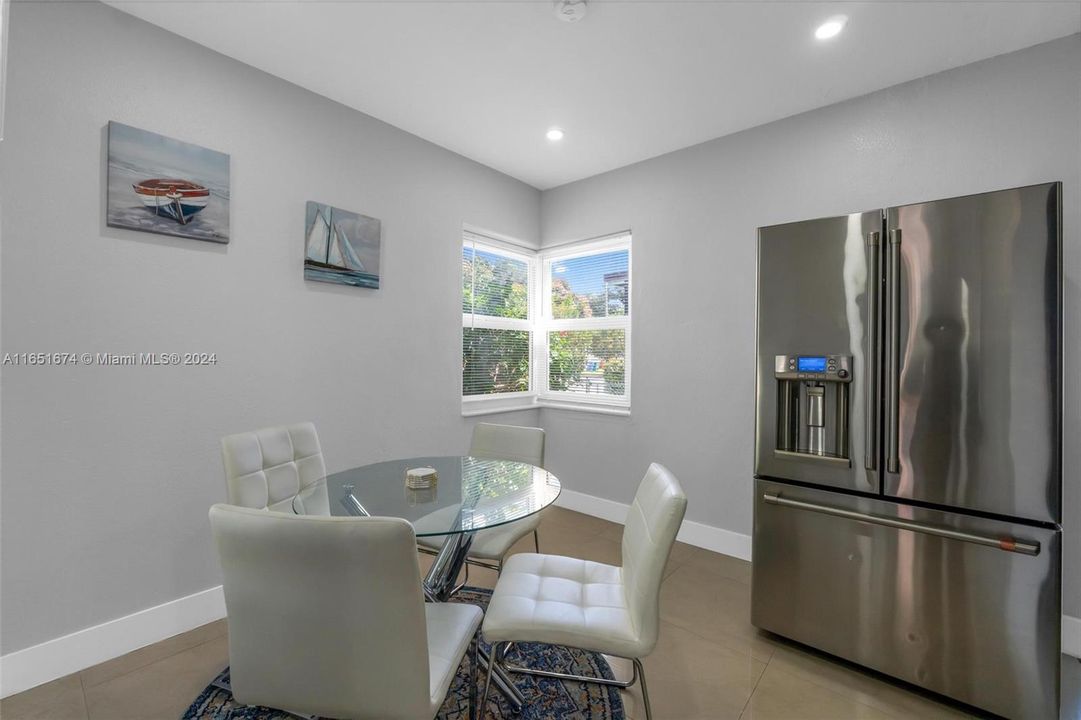 Active With Contract: $3,100 (3 beds, 2 baths, 1040 Square Feet)