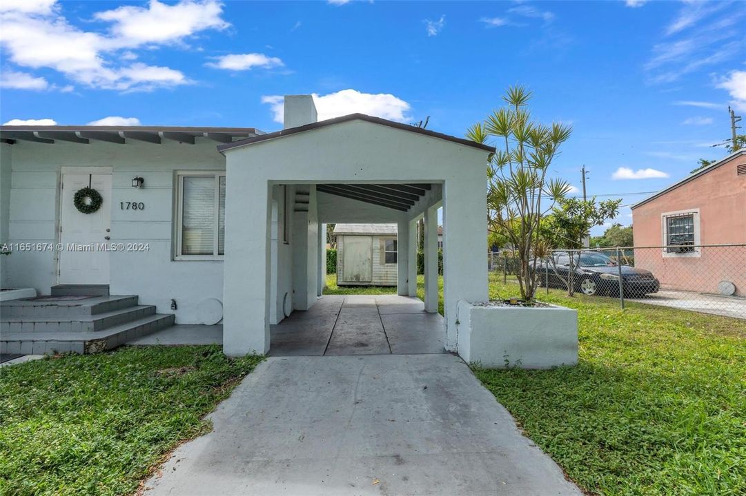 Active With Contract: $3,100 (3 beds, 2 baths, 1040 Square Feet)