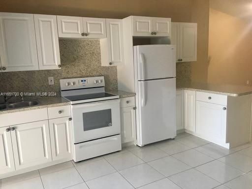 For Rent: $3,100 (3 beds, 2 baths, 1600 Square Feet)