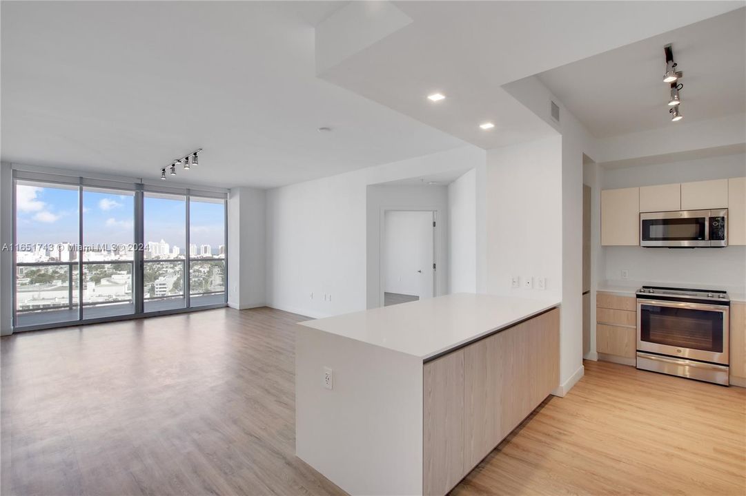 Active With Contract: $5,065 (2 beds, 2 baths, 1346 Square Feet)