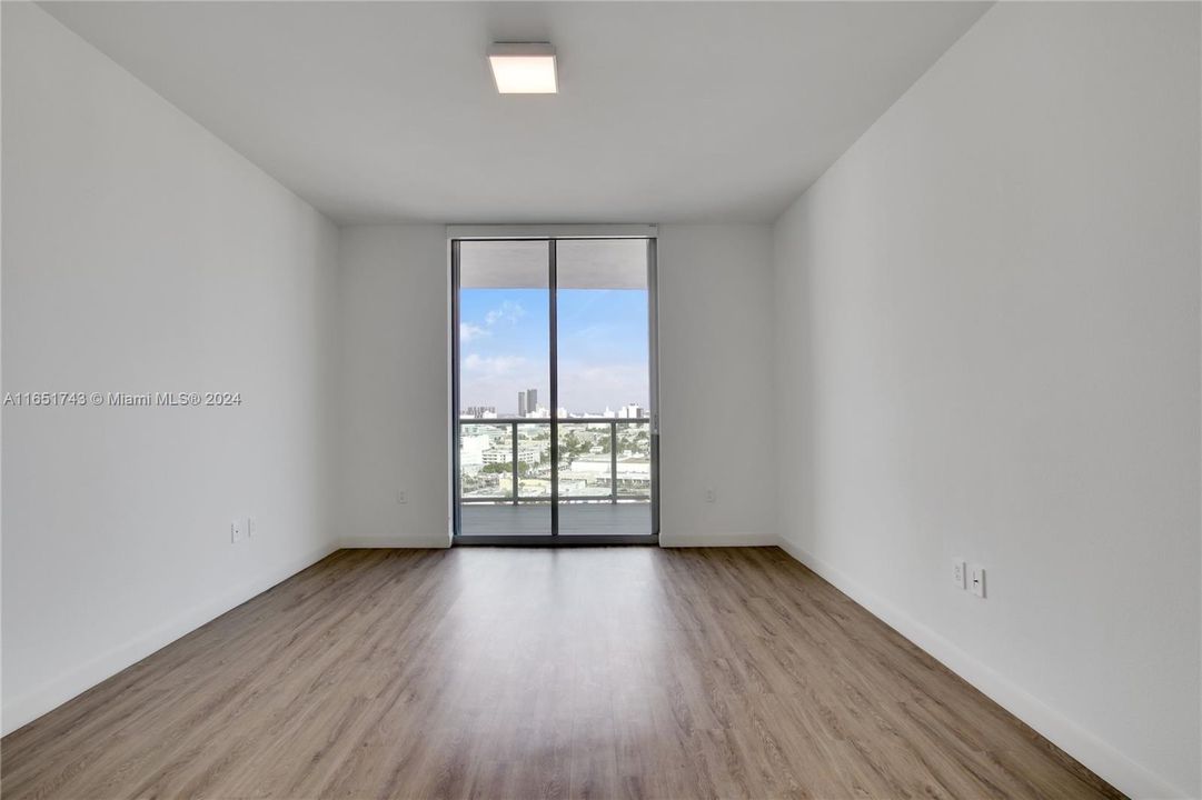 Active With Contract: $5,065 (2 beds, 2 baths, 1346 Square Feet)