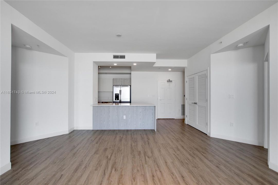 Active With Contract: $5,065 (2 beds, 2 baths, 1346 Square Feet)