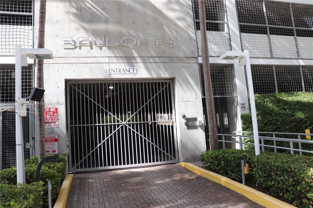 Activo con contrato: $385,000 (1 camas, 1 baños, 822 Pies cuadrados)