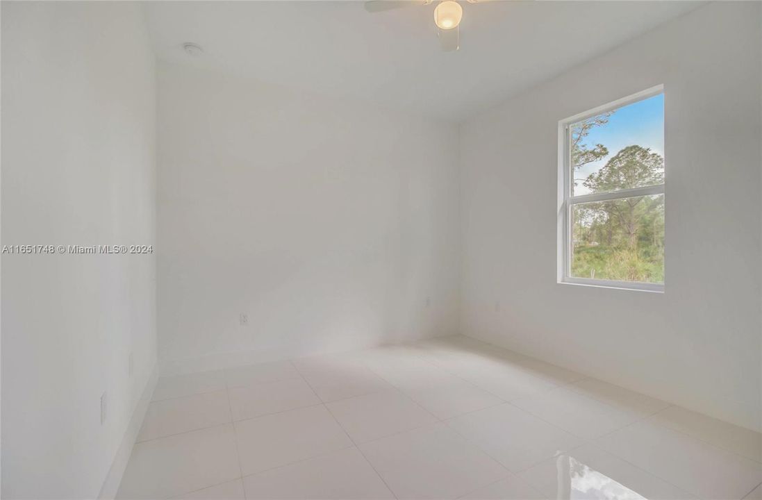 For Sale: $319,900 (3 beds, 2 baths, 1406 Square Feet)