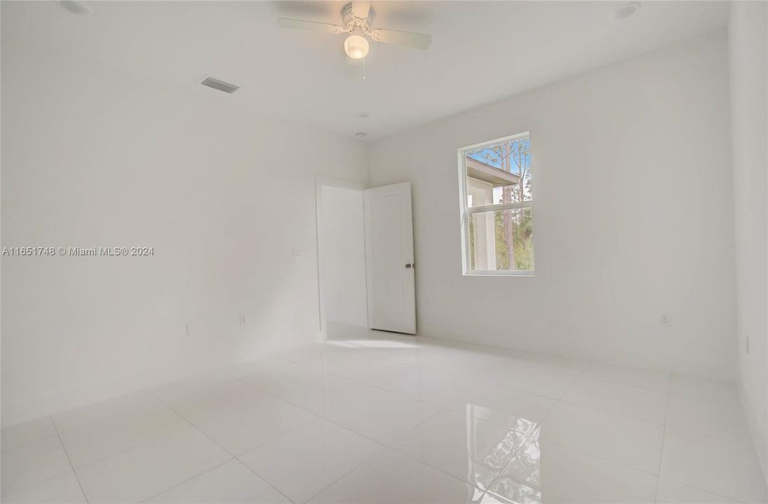 For Sale: $319,900 (3 beds, 2 baths, 1406 Square Feet)