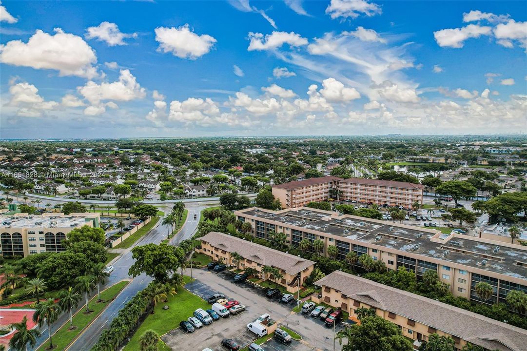 For Sale: $350,000 (3 beds, 2 baths, 1141 Square Feet)