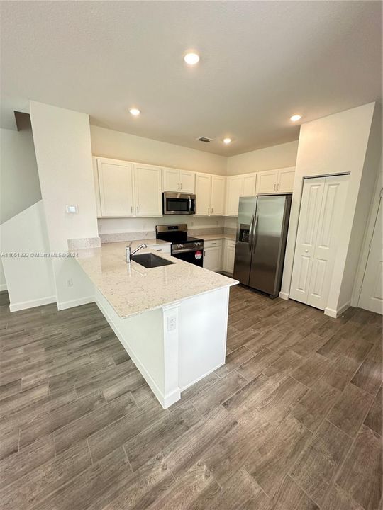 Active With Contract: $3,100 (4 beds, 2 baths, 1754 Square Feet)