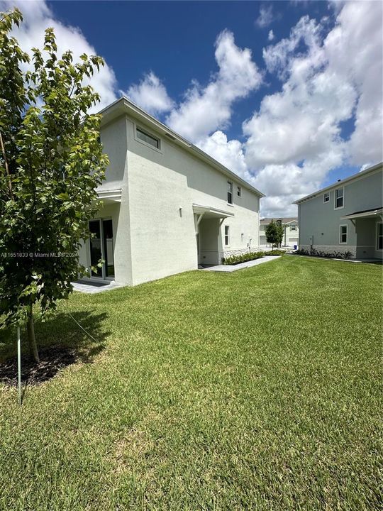 Active With Contract: $3,100 (4 beds, 2 baths, 1754 Square Feet)