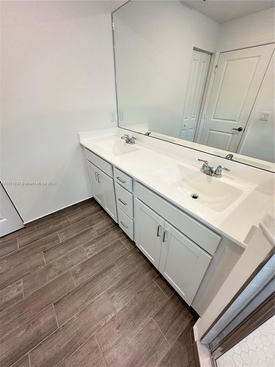 Active With Contract: $3,100 (4 beds, 2 baths, 1754 Square Feet)