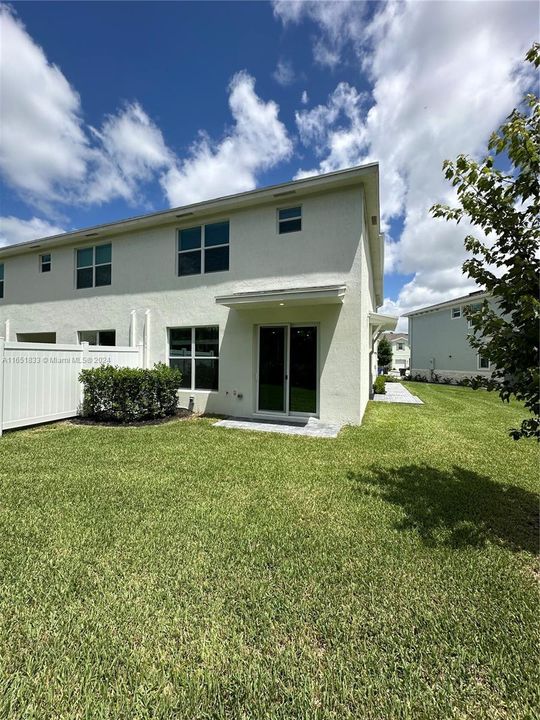 Active With Contract: $3,100 (4 beds, 2 baths, 1754 Square Feet)