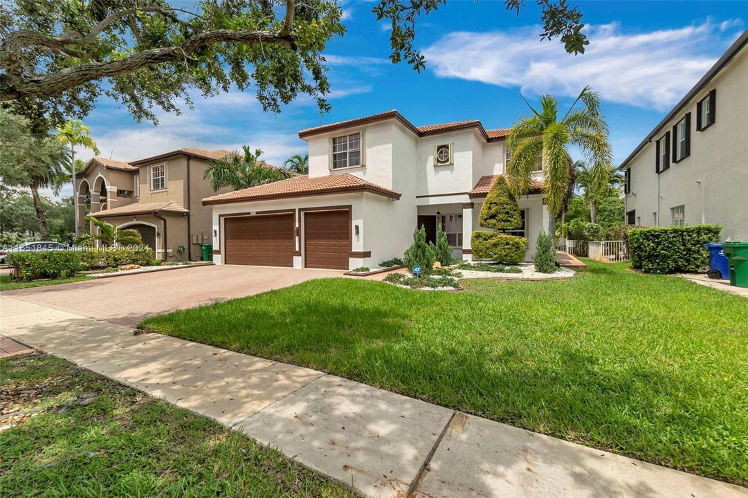 Active With Contract: $1,200,000 (6 beds, 4 baths, 3055 Square Feet)