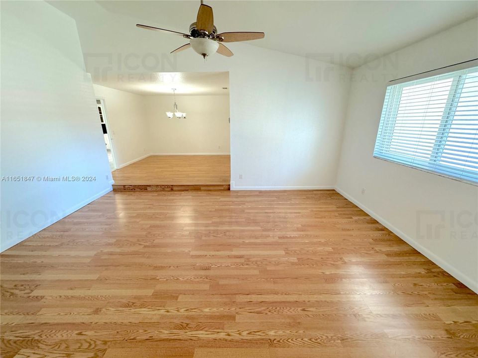 For Rent: $4,245 (4 beds, 2 baths, 2567 Square Feet)